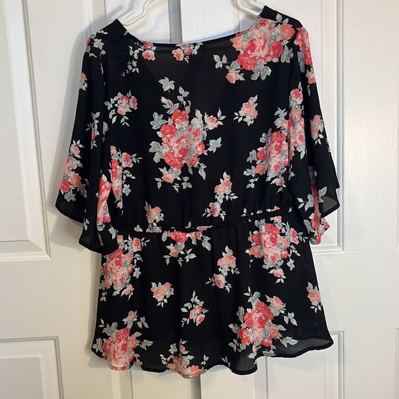 Torrid Black & Pink Floral, empire waist blouse, size 0, worn 1x - Picture 2 of 5